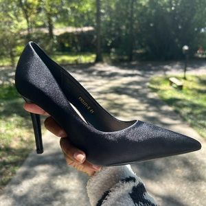 This Satin Point Toe Stilletto Heeled Court Pumps is so cute! This is an 8.5!